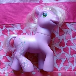 2006 My Little Pony Purple 💜 Flowers Figure
